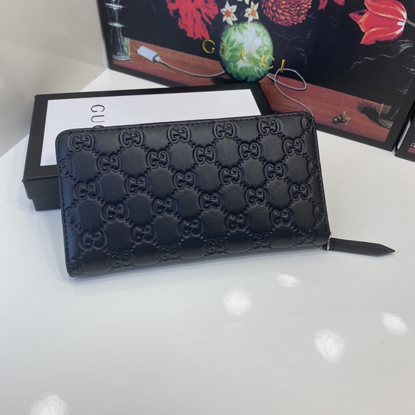 グッチ財布コピー背面デザイン